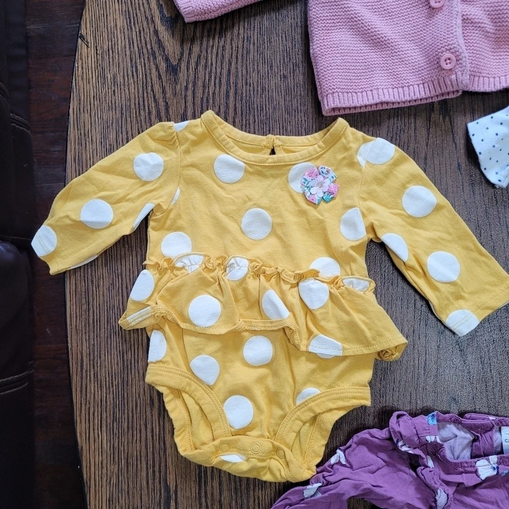 Bundle/Lot of Tops, Bodysuits, Sweater, and Zip Up Jacket Size Girl's 3 Months